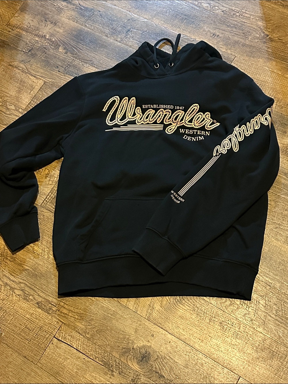 Wrangler Black Crewneck Sweatshirt with Cream Logo